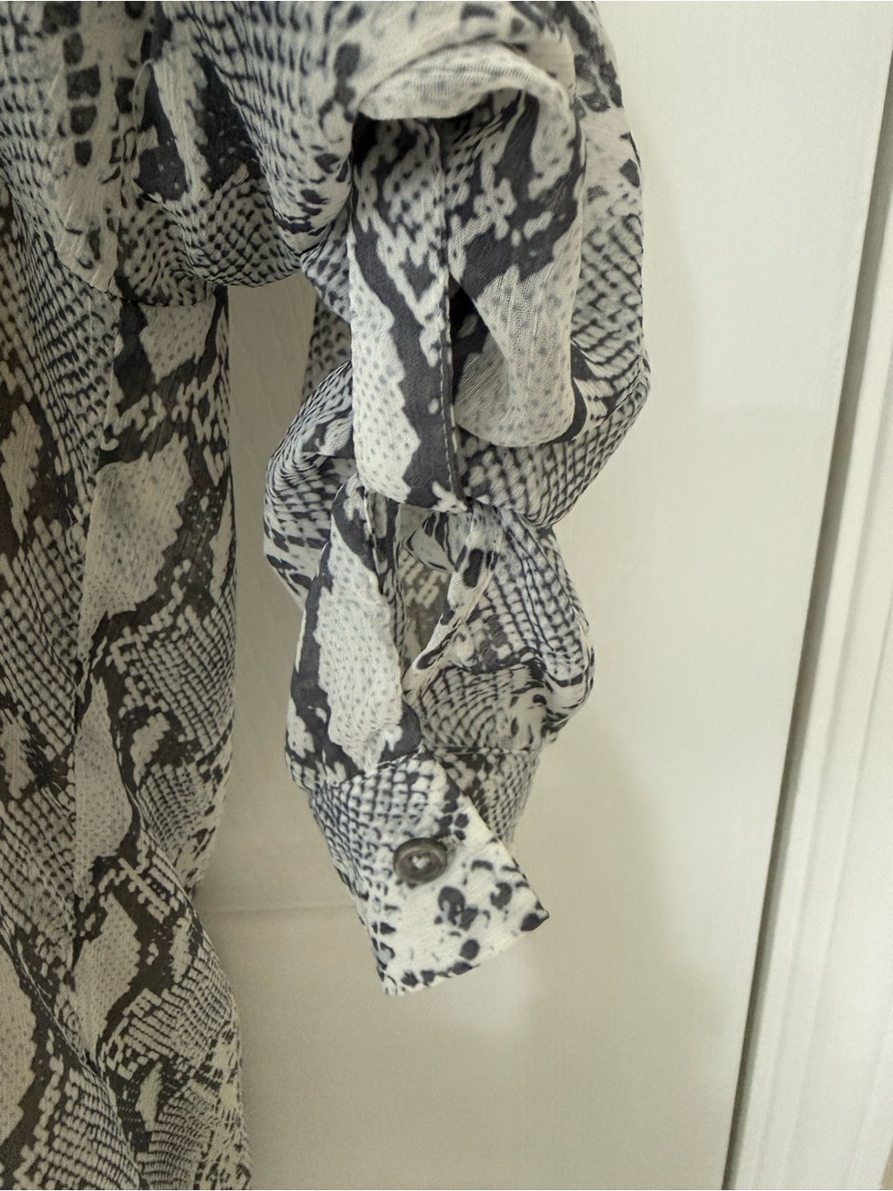KUT from the Kloth Harper Snake Print Roll Tab Blouse Gray Small - Picture 9 of 15